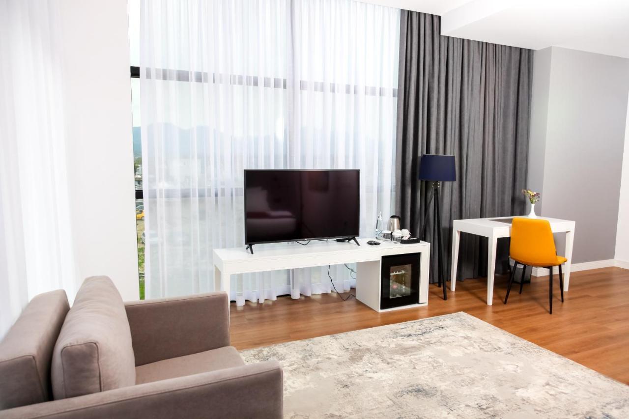 N Hotel By Noshi Rinas Bagian luar foto