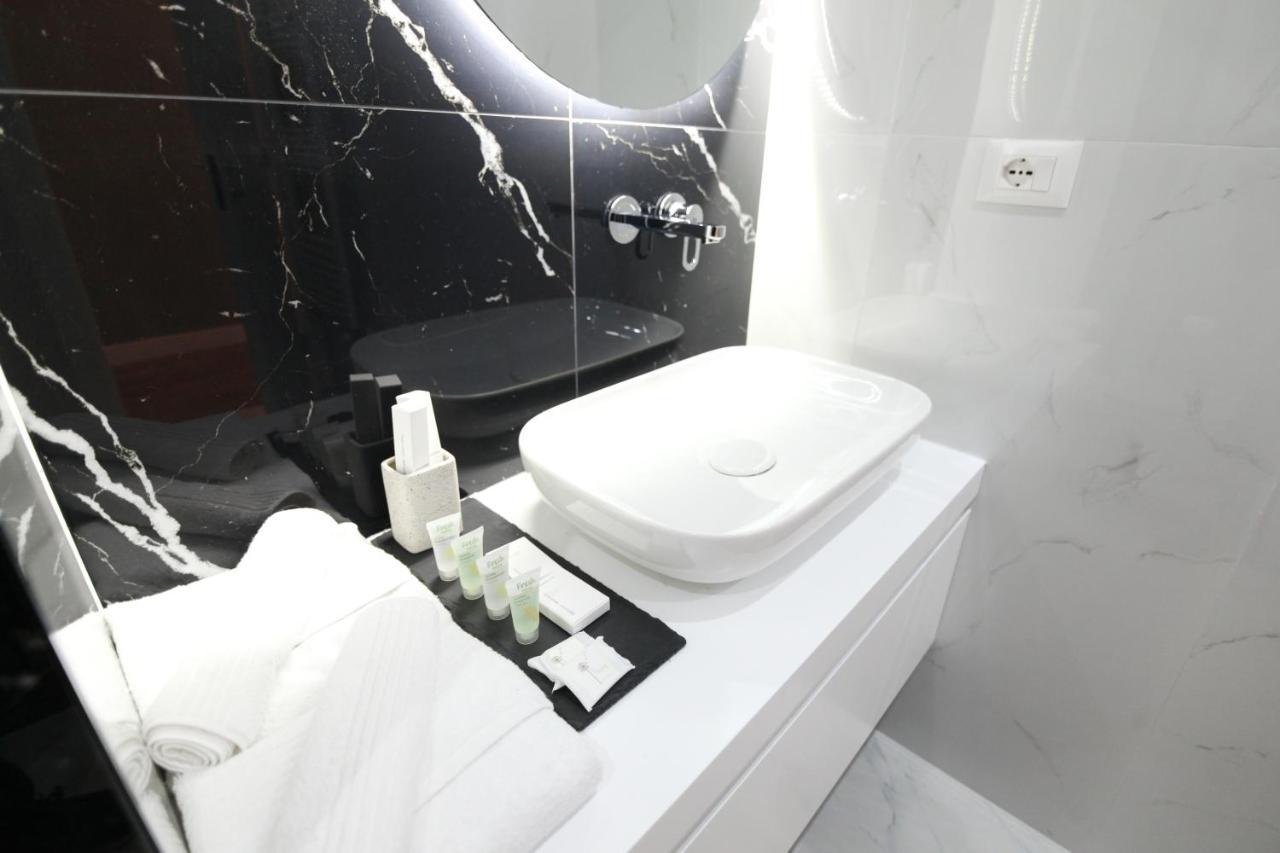 N Hotel By Noshi Rinas Bagian luar foto
