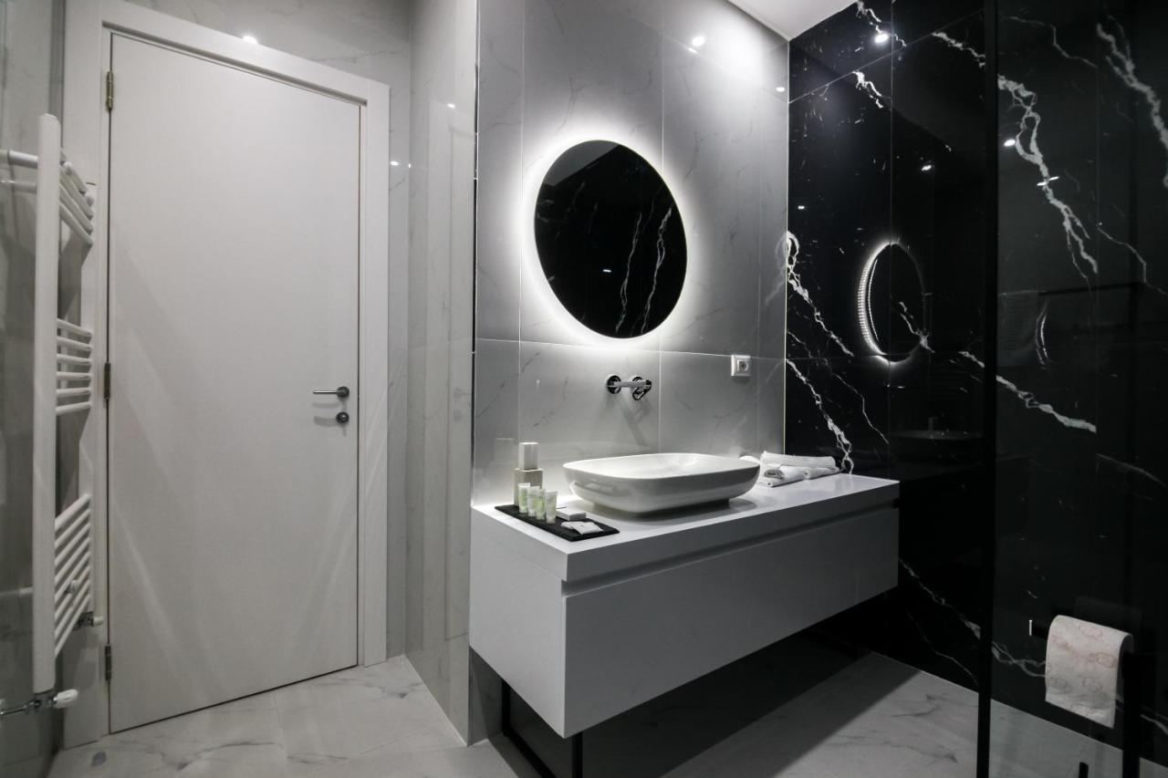 N Hotel By Noshi Rinas Bagian luar foto